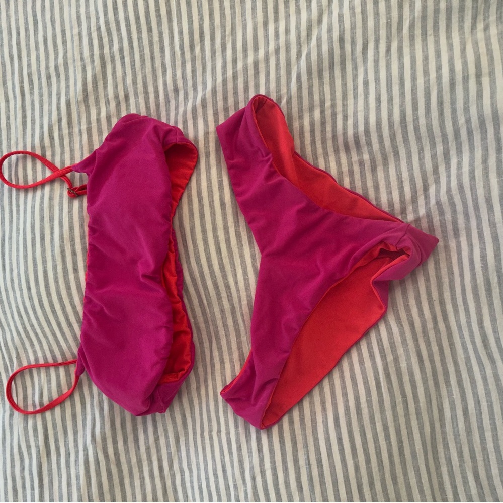 Billabong Reversible Pink Bikini Set (size m)